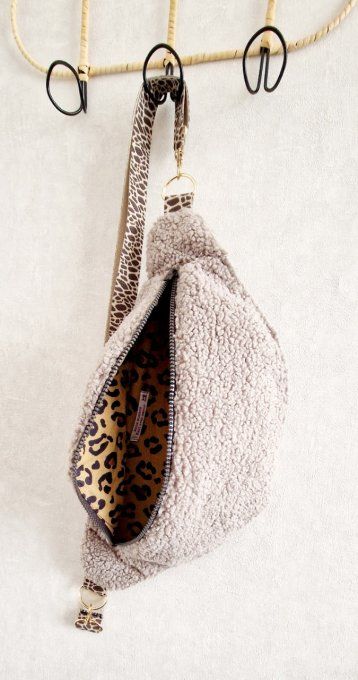 Sac banane, velours bleu et motif  - Copie